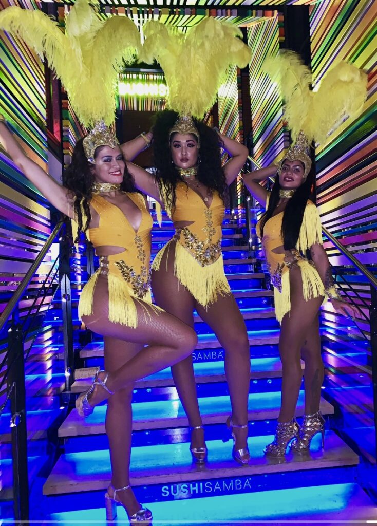 Sambadanseres van Ipanema Entertainment tijdens een kleurrijk optreden